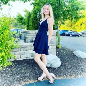 Meet your Posher, Laurie